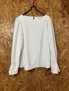 美品　NATURAL BEAUTY BASIC カットソー 長袖　ホワイト