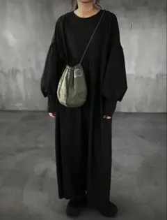 ブラック ロングワンピース バルーンスリーブ