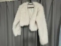 DAZY ホワイトファーショートコート Mサイズ