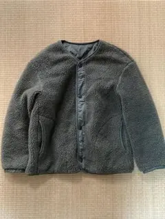 UNIQLO ユニクロ　リバーシブル　ノーカラーボアジャケット　カーキ色