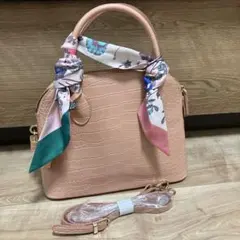 淡いピンク クロコダイル風ハンドバッグ スカーフ付き