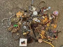 d*9様 アクセサリー　ブローチ　色々セット　パーツ　部品　必要な方に