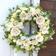りっちょ様専用です。クリームイエローのお花とシフォンリボンの華やかまんまるリース