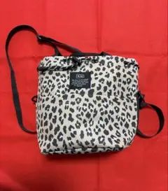 kiu ショルダーバッグ