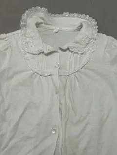 レース付き襟 ホワイト長袖シャツ