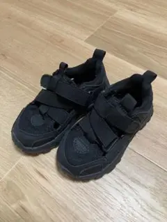 【新品未使用】ZARAブラックスニーカー ベルクロストラップ付き