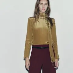 更に値下げ　新品未使用　ZARA 刺繍入りスカーフ トップス サイズXS