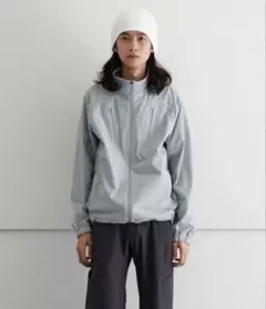 グレー ナイロンジャケット フルジップ