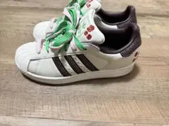 2026年最新】sakuraのスニーカーの人気アイテム - メルカリ