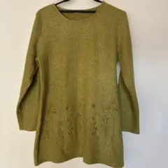 チュニック 花の刺繍 綺麗なグリーン
