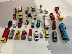 トミカなどのミニカー 約30台セット まとめ売り