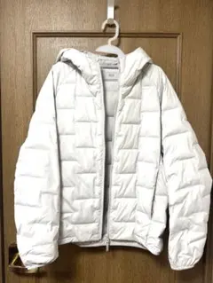 ユニクロ パフテックパーカ ホワイト サイズM