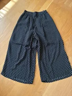 水玉模様のワイドパンツ