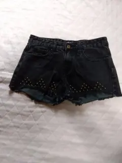 ANAP　スタッズ付き ブラック デニム ショートパンツのサムネイル