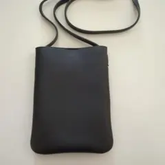 ブラックショルダーバッグ 約10cm x 20cm