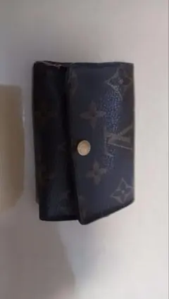 Louis Vuitton ダークブラウン キーケース