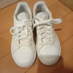 adidas ホワイト スニーカー