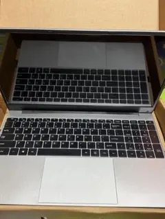 シルバー ノートPC ブラックキーボード