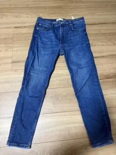 メルカリ便　ZARA スキニーデニム ライトブルー EUR 40