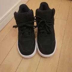 NIKE ブラック ハイカット スニーカー