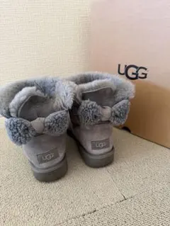 UGG グレー ムートンブーツ リボン付き23cm