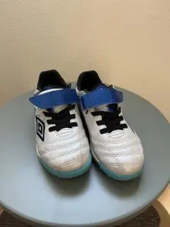 umbro サッカーシューズ ホワイト/ブルー ベルクロ 17センチ