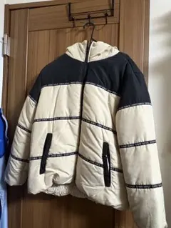 フード付きダウンジャケット