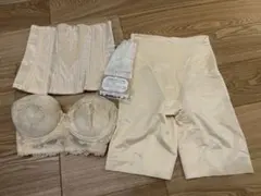 【超美品】FOUR SIS & CO. ブライダルインナー　4点セット