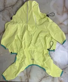 イエローレインコート フード付き