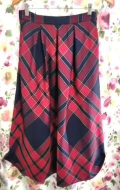 24時間限定　マッキントッシュ　チェックスカート赤