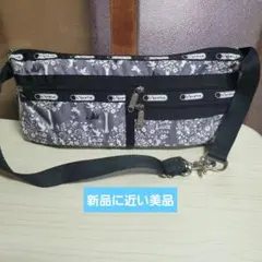 新品に近い美品 ショルダーバッグ、ト-トバック木柄グレー