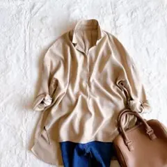 ★難あり格安【アンタイトル】スキッパーとろみシャツ七分袖ベージュMサイズ　光沢感