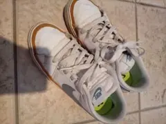 Nike ホワイト ローカット スニーカー