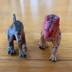 恐竜　フィギュア　2体セット