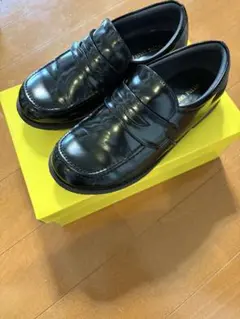 子供用ローファー