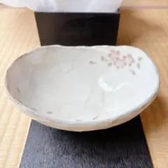 未使用 撫松庵 桜柄 変形小鉢 木箱付き 和食器 桜 花柄 鉢 煮物鉢 楕円鉢