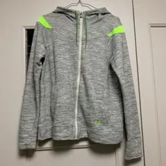 ★Under Armour ジップアップパーカー★