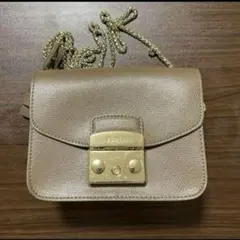 2,000円お値下げ！美品】FURLA ショルダーバッグ メトロポリスおまけ付 