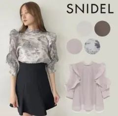 SNIDEL オーガンシースルーブラウス・トワルドジュイ柄