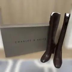 CHARLES & KEITH ブラウン フロントジップロングブーツ