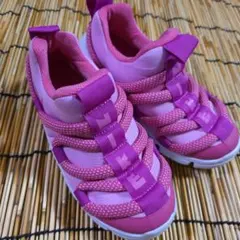 NIKE19cmピンク スニーカー新品未使用