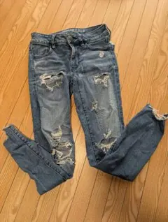 AMERICAN EAGLE OUTFITTERS ダメージデニム