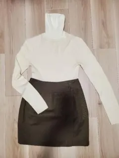 上下セット ブラウン ミニスカート 白 タートルネック 冬コーデ