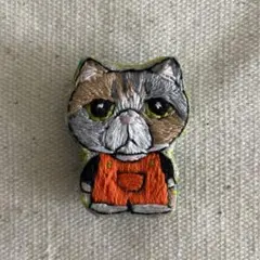 ハンドメイド　刺繍ブローチ　エキゾチックショートヘア　ネコブローチ
