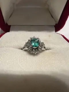 Pt900 天然エメラルド0.12ct ダイヤ取巻きリング 7号 - メルカリ