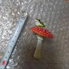 カエル　キノコ　フィギュア　台座なし