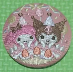 サンリオ 刺繍缶バッチ シークレット マイメロ×クロミ