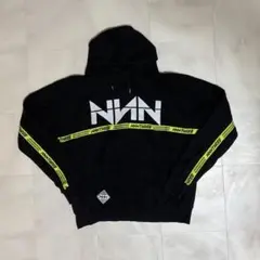 NNN THREE フード付きスウェットパーカー