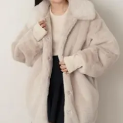グレイッシュベージュ　ファーコート　chico