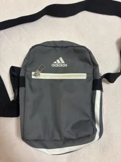 adidas ショルダーバッグ グレーのサムネイル